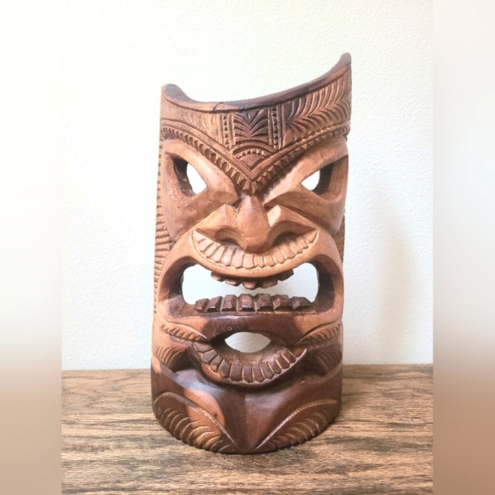 Carved Wood Tiki Mask, Folk Art Hawaiian/Polynesian Sculpture - Picture 7 of 7